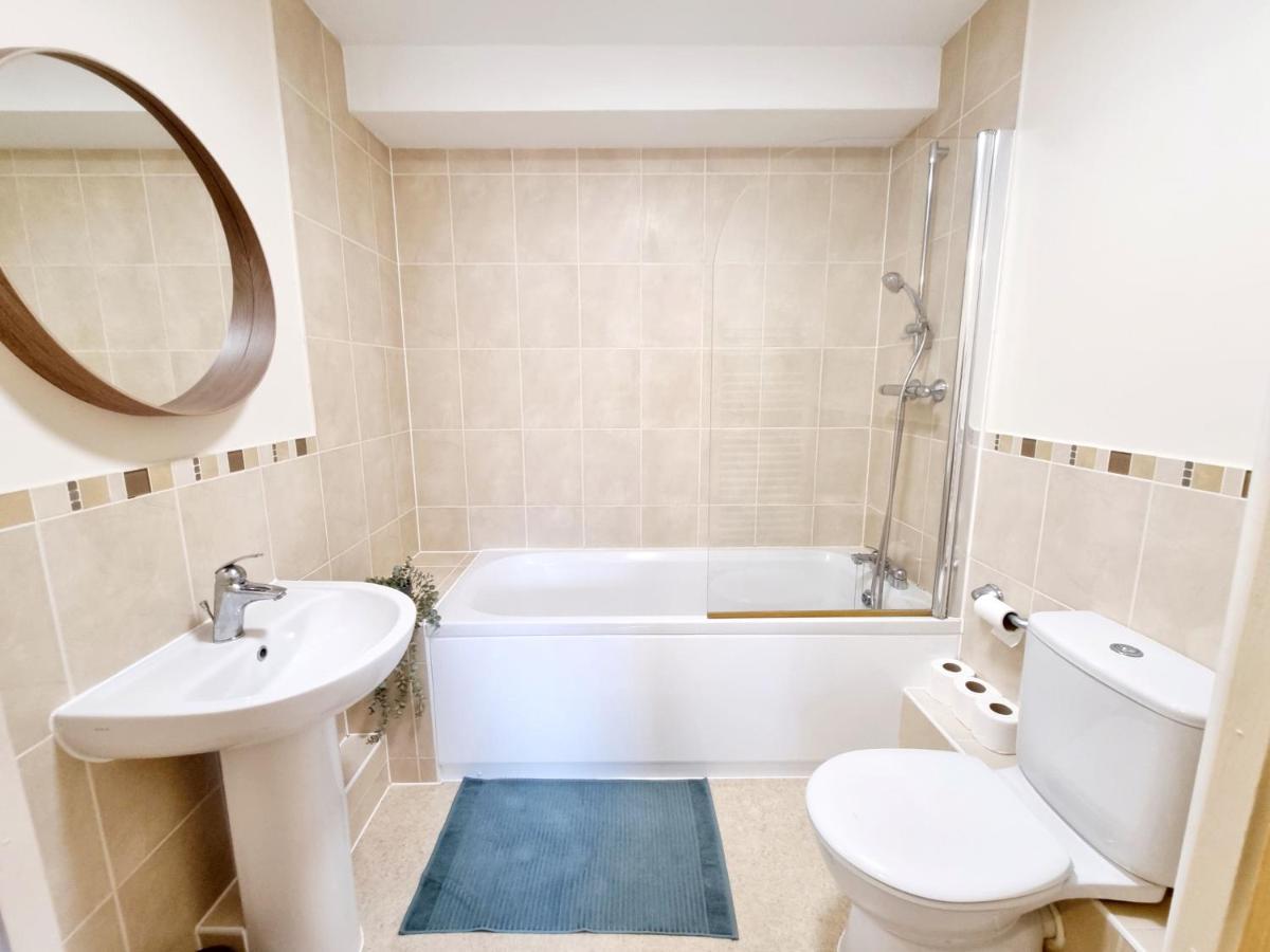 Cityscape Haven: 1 Bedroom Apartment With Terrace And City View Bournemouth Exterior foto