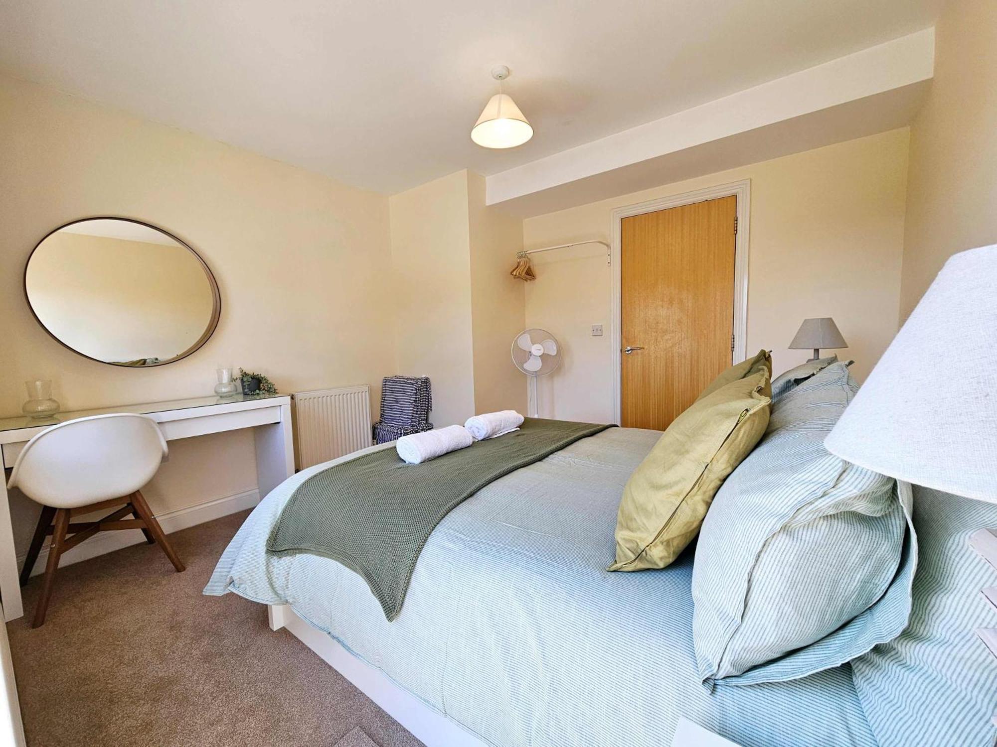 Cityscape Haven: 1 Bedroom Apartment With Terrace And City View Bournemouth Exterior foto