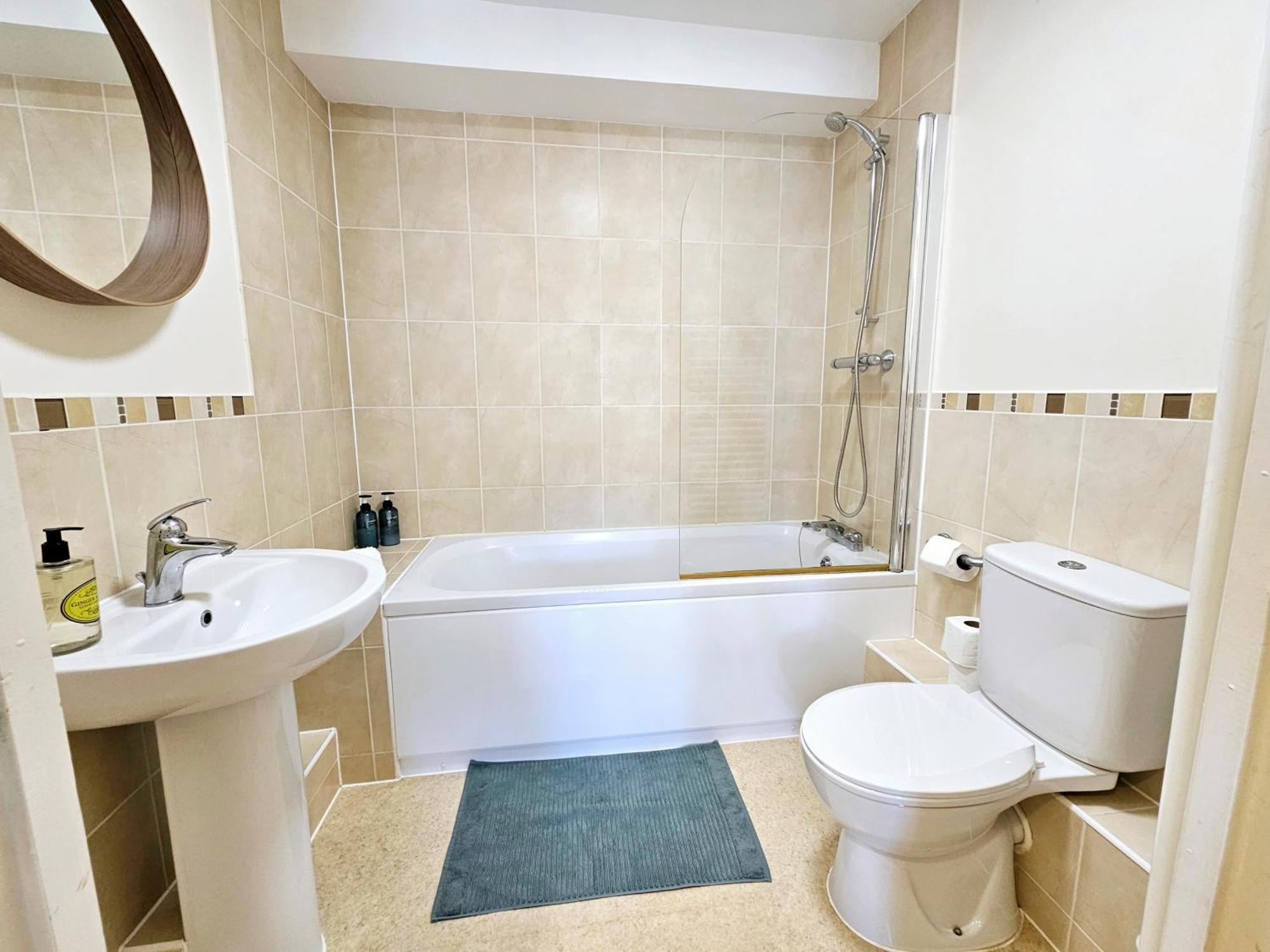 Cityscape Haven: 1 Bedroom Apartment With Terrace And City View Bournemouth Exterior foto